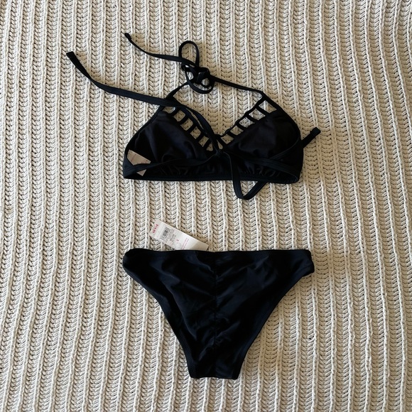 Black cheeky swim bottoms and swim top - Picture 3 of 5